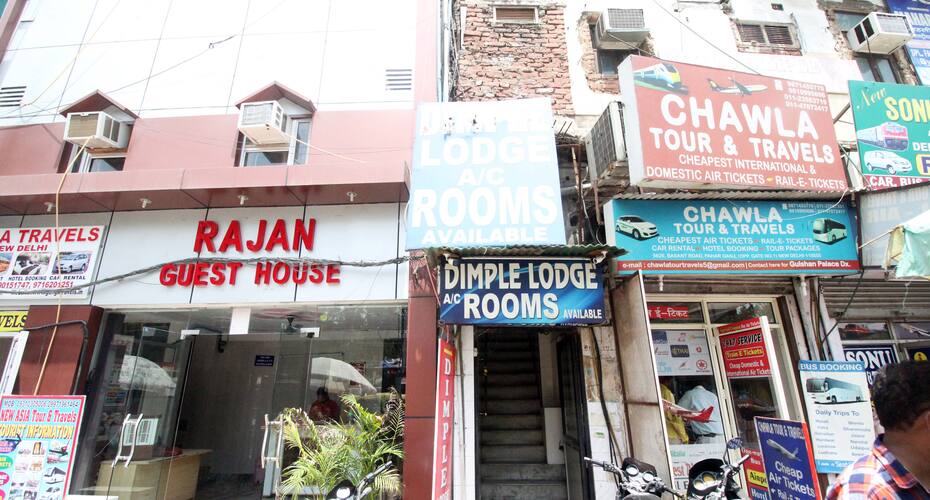 Dimple Lodge, New Delhi 1